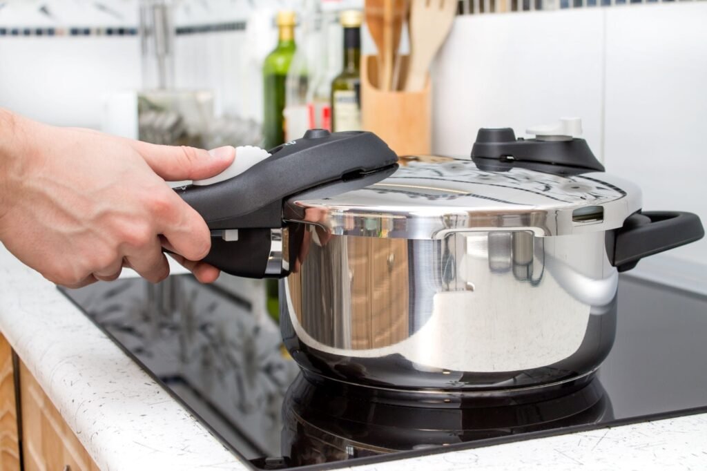 Pressure cooking: fast, easy, and intelligent cooking in every home.